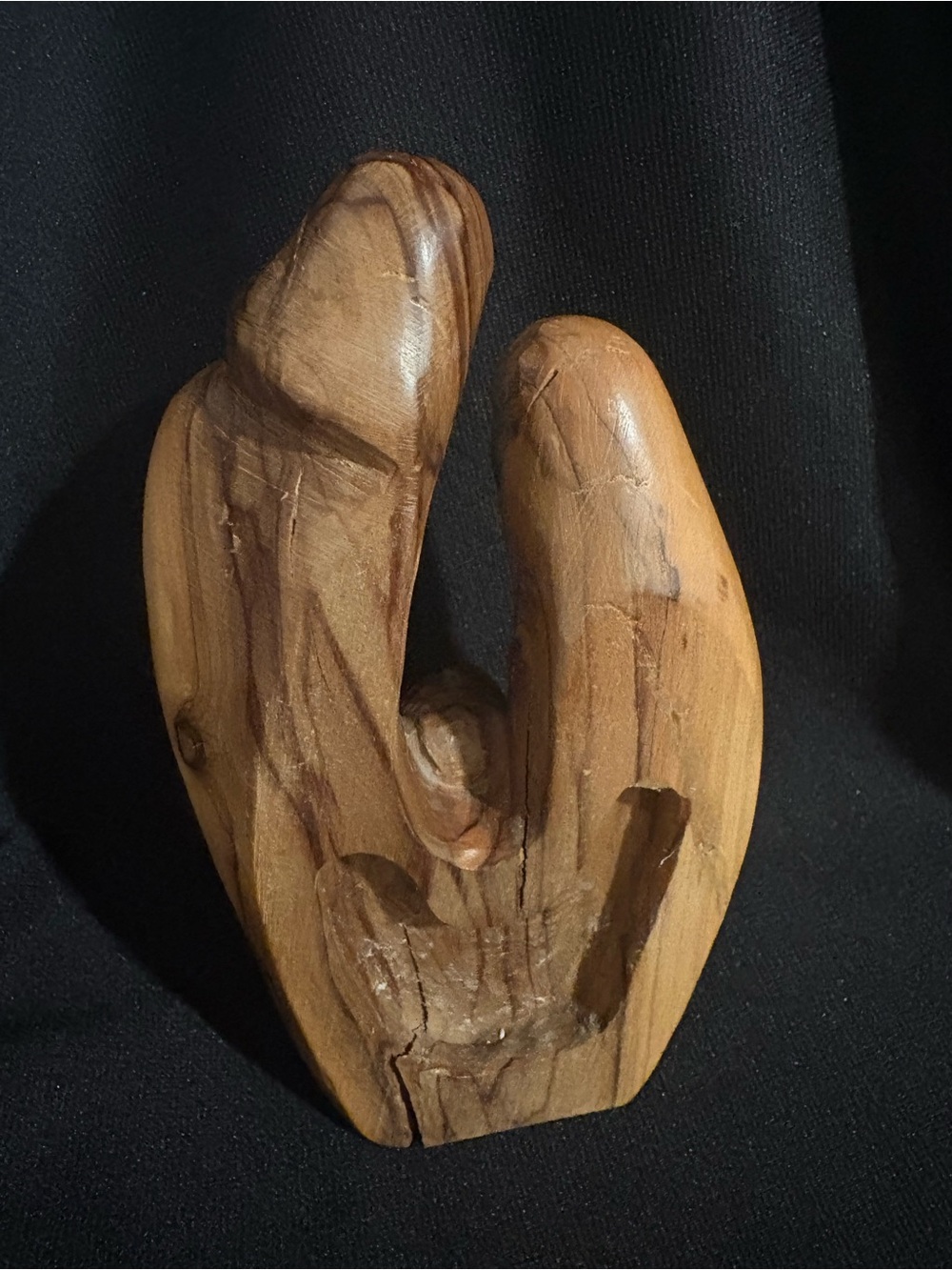 Olive Wood Holy Family Nativity Sculpture Hand Carved in Jerusalem - Picture 6 of 7